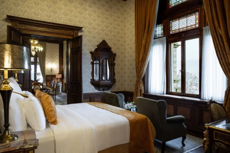 Emperor_Suite_2.png?type=w466