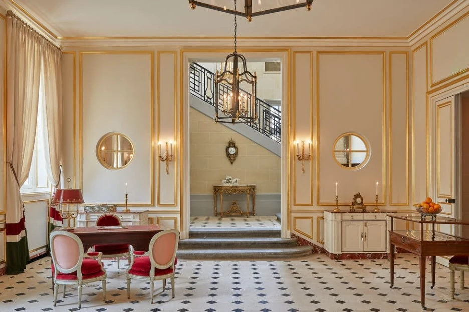 %EB%A1%9C%EB%B9%84.jpg?type=w1