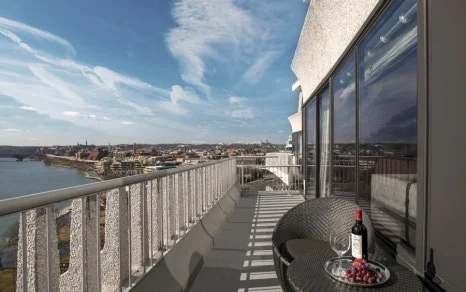 Executive_Suite_with_Balcony_1.jpg?type=w466