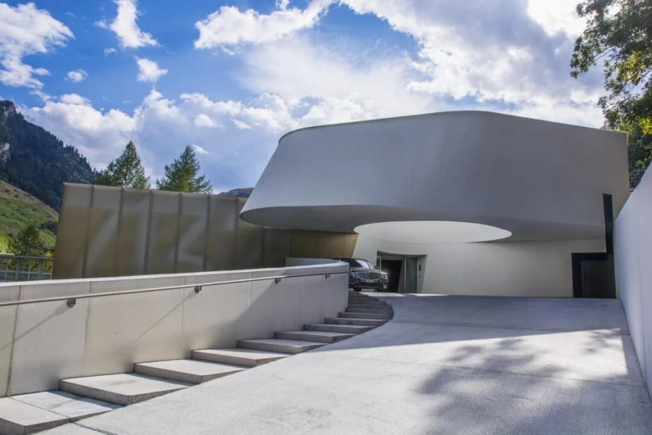 7132-Hotel-building-1080x720.jpeg?type=w1