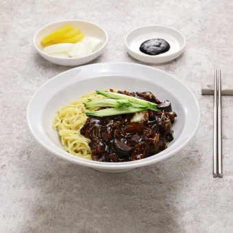 ?src=http%3A%2F%2Fblogfiles.naver.net%2FMjAyMzExMTNfODQg%2FMDAxNjk5ODY4NjI0NTg0.r0lwT1PDW4ONq3LhKaEsA9RuU2cZ2vIf3GYt1BGtEzMg.RLmB1YdfzDBKXczrfEx7NdoD_ElhQOAMrddb2SAcWLkg.JPEG.beetle55%2Fgm-black-bean-sauce-noodle.jpg&type=a340