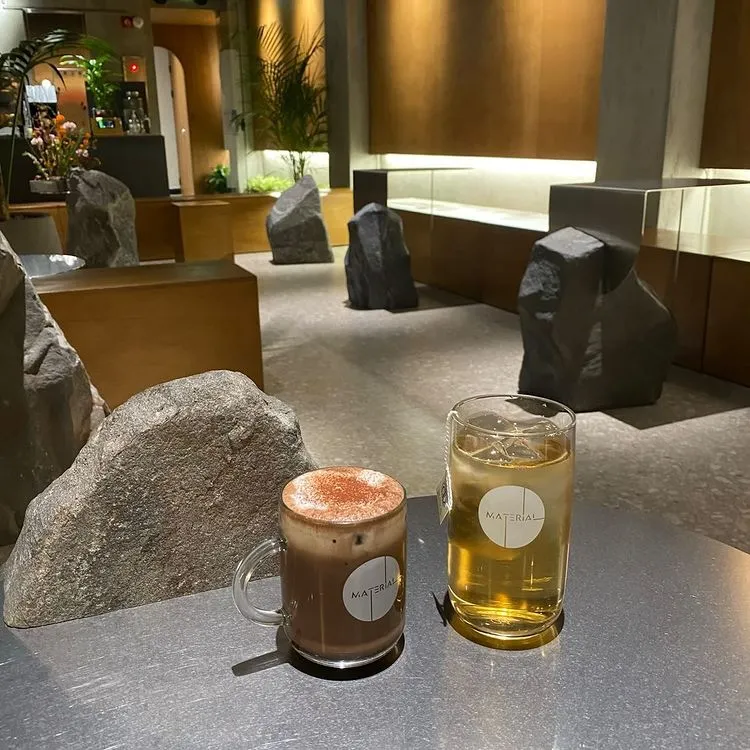 _in_awe 머트리얼.jpeg