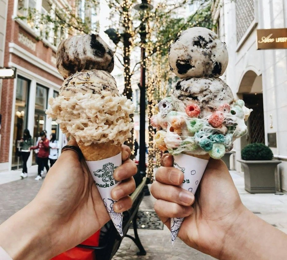 photo-1570703658726-47fc24c4ee3c.jpg?type=w1