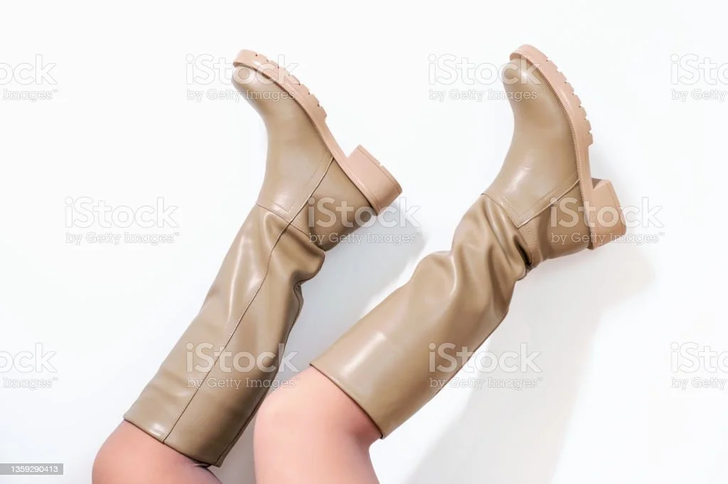 female-legs-in-brown-leather-boots-upside-down-on-white-background-picture-id1359290413?b=1&amp;k=20&amp;m=1359290413&amp;s=170667a&amp;w=0&amp;h=o8lqD2JhzBtv0Gbp060SU4V4RqwhFtWeVfgY3H8OiBE=
