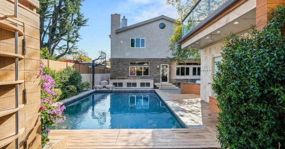 how-to-apply-to-tiktok-hype-house-west-1617292170957.jpg?type=w1