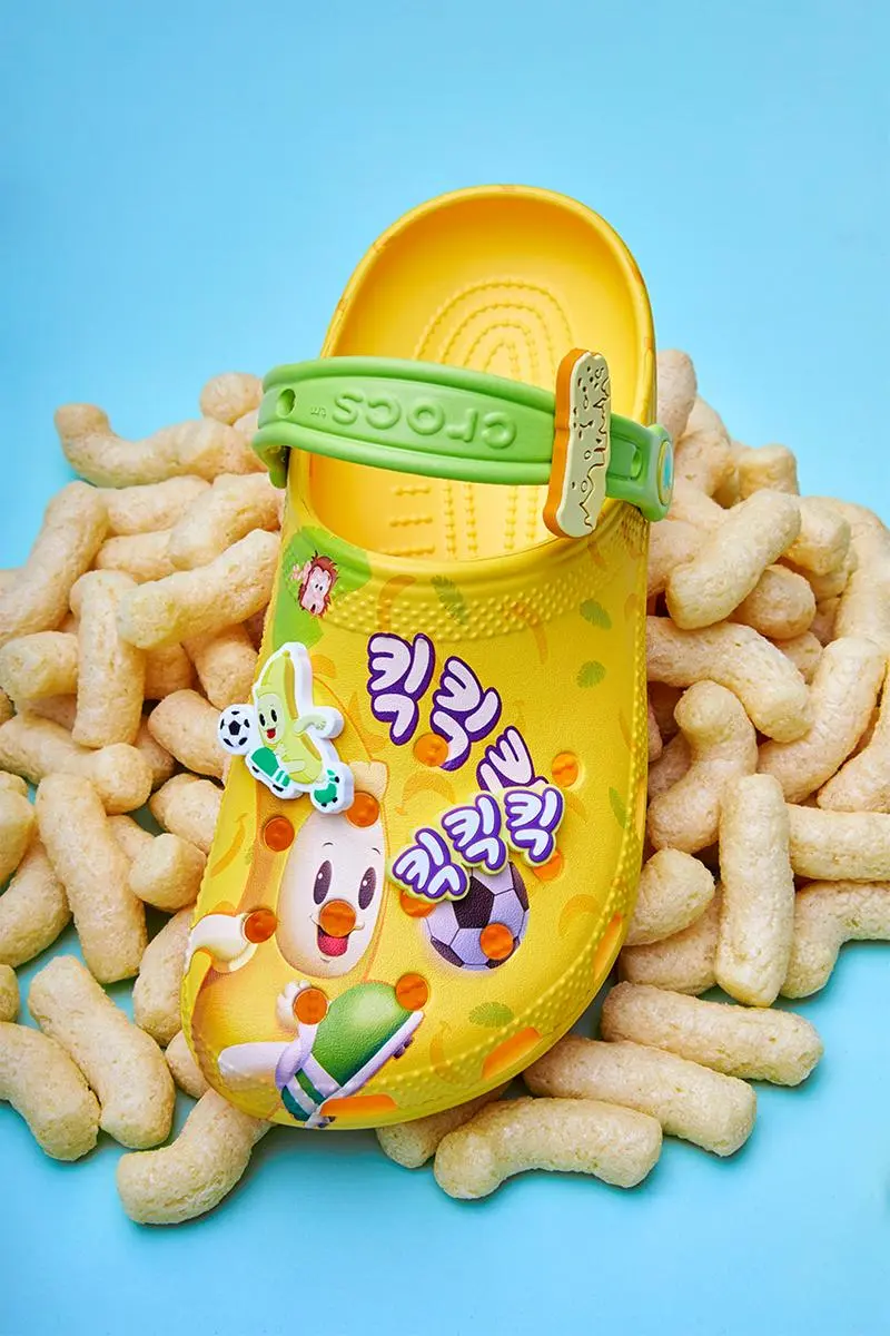 https___kr.hypebeast.com_files_2021_07_nongshim-crocs-collab-banana-kick-cla.jpg?type=w1