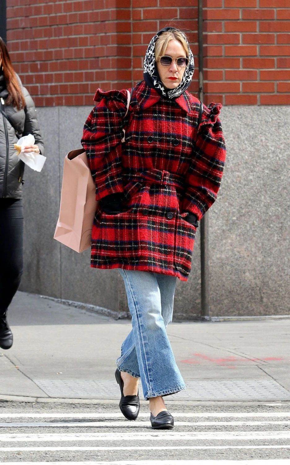 chloesevigny-vogueint-3apr19-splash.jpg?type=w1