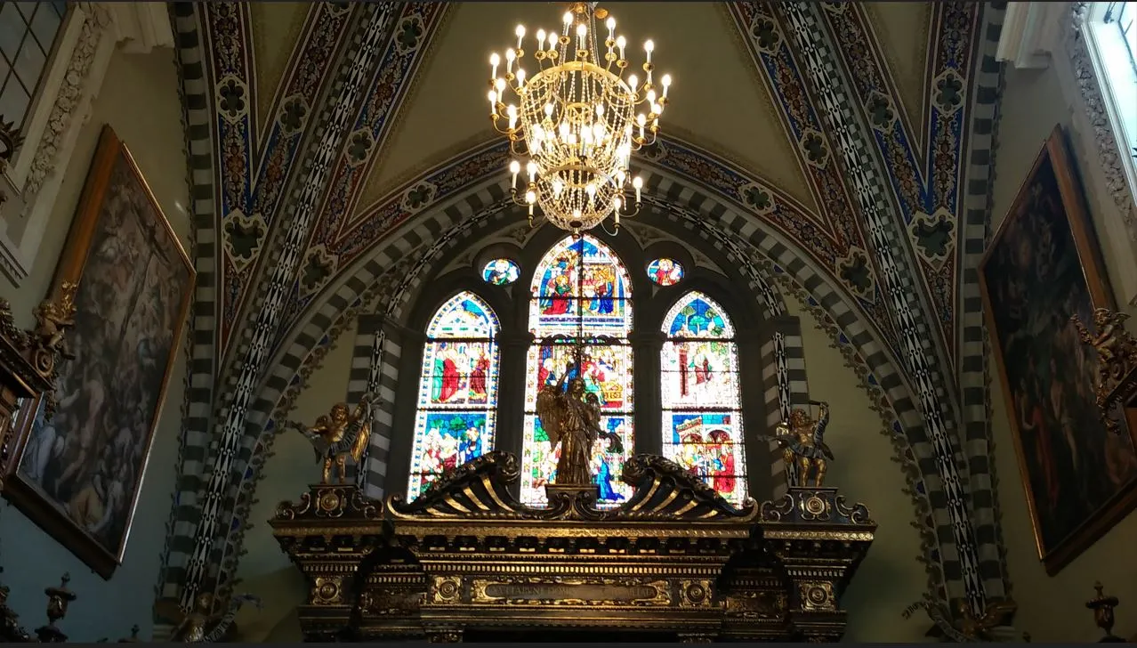 성전에 서서#2.JPG