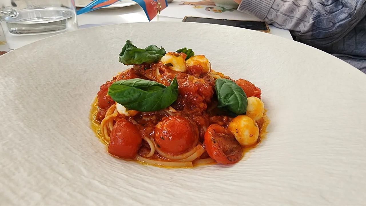 1761043617627.jpg?type=w1600