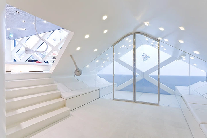 Prada-store-by-Herzog-and-De-MeuronTokyo-08.jpg?type=w1