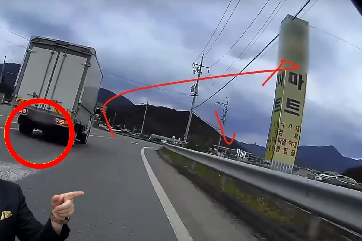 안전지대선을 밟고 주행하는 트럭.JPG