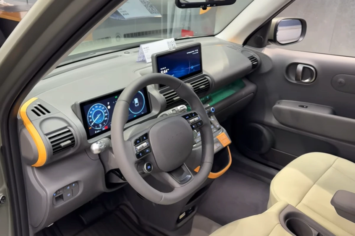 Metal Automobility 실내 2.PNG