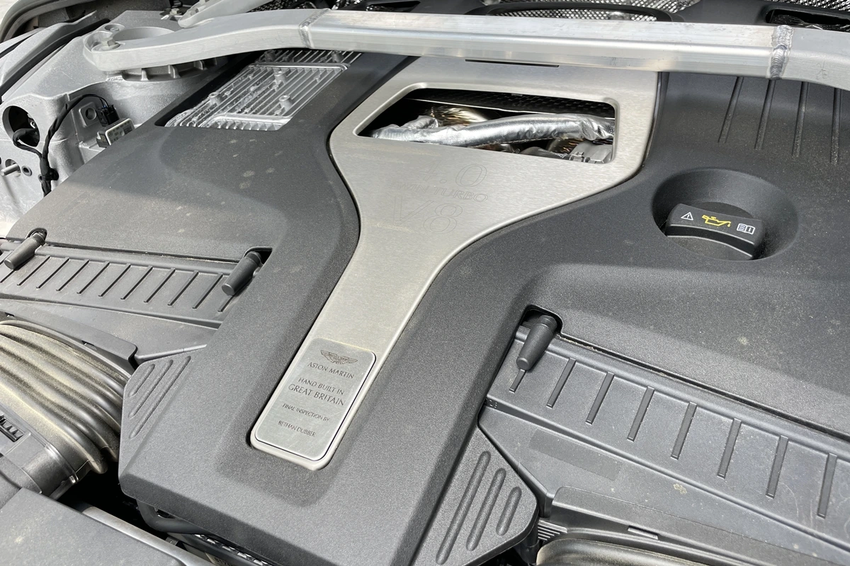 11_애스턴마틴 DBX 707.JPG