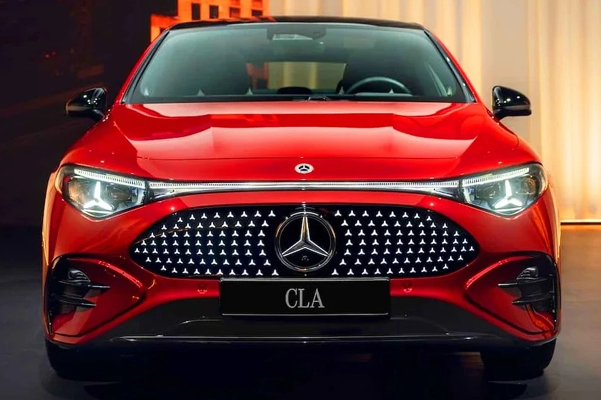 Mercedes-Benz-unveils-new-CLA-1.jpeg