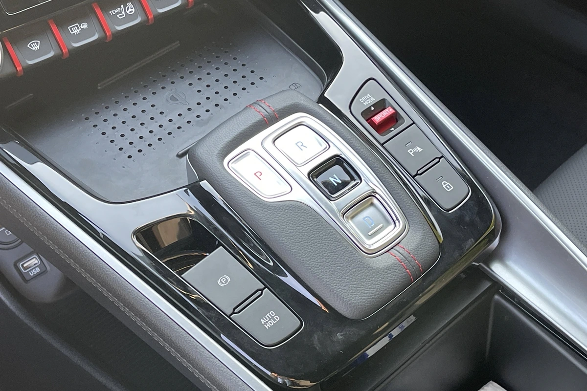 8_라페스타 N 라인 전자식 변속 버튼_Sohu.jpeg