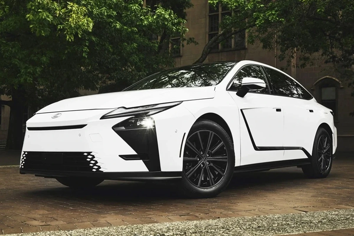 Lexus-2026-ES-350e-Teaser-Video-Released-1.jpeg