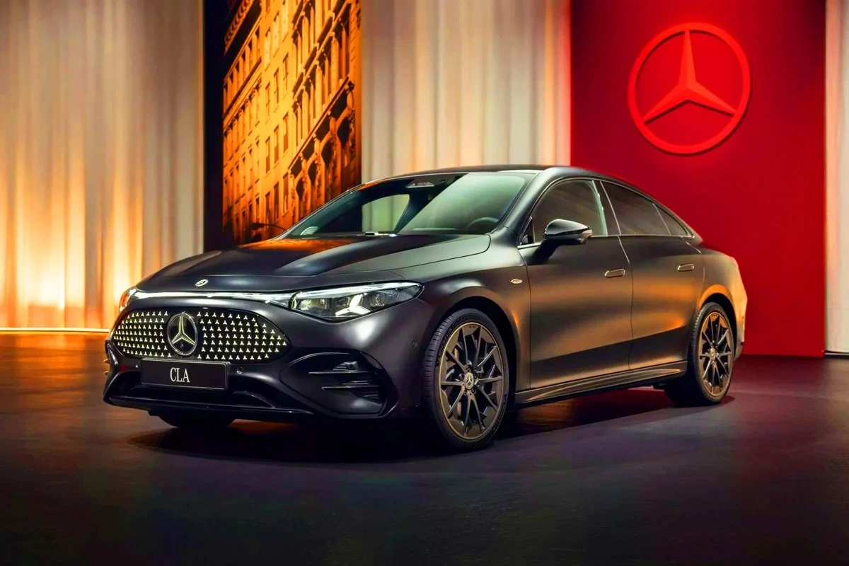 Mercedes-Benz-unveils-new-CLA-3.jpeg