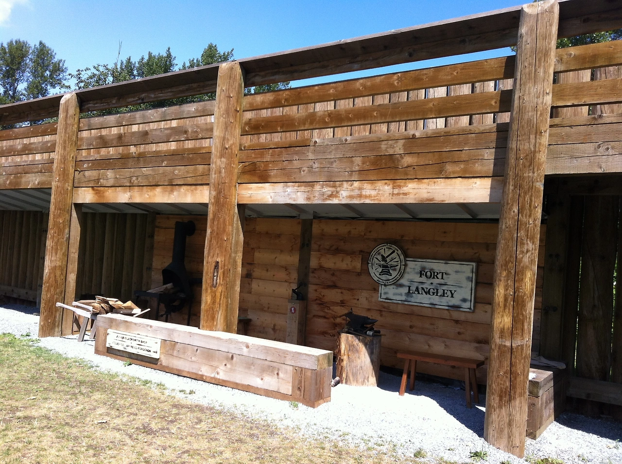 통나무 요새 안쪽.JPG