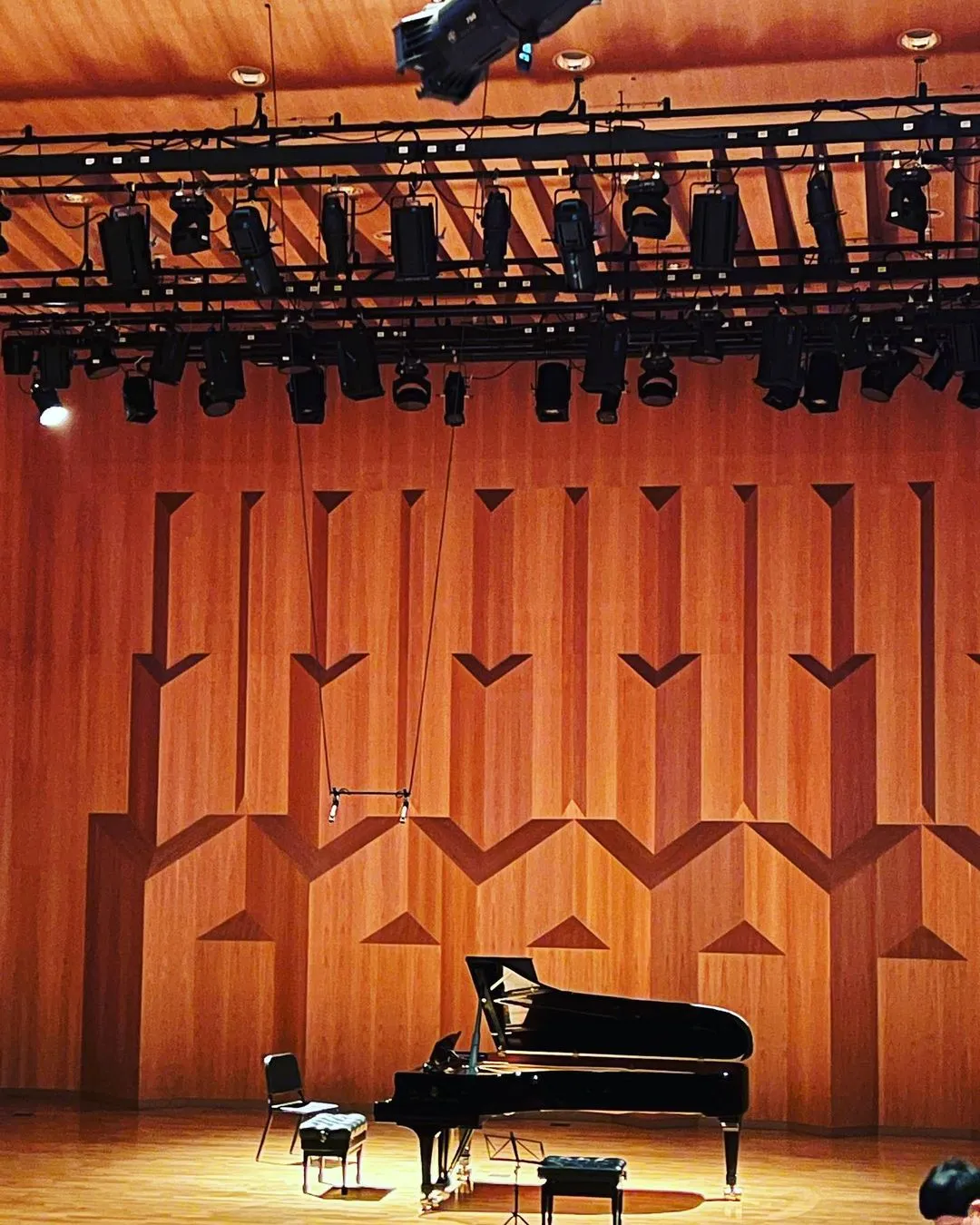 다운로드 (82).jpeg