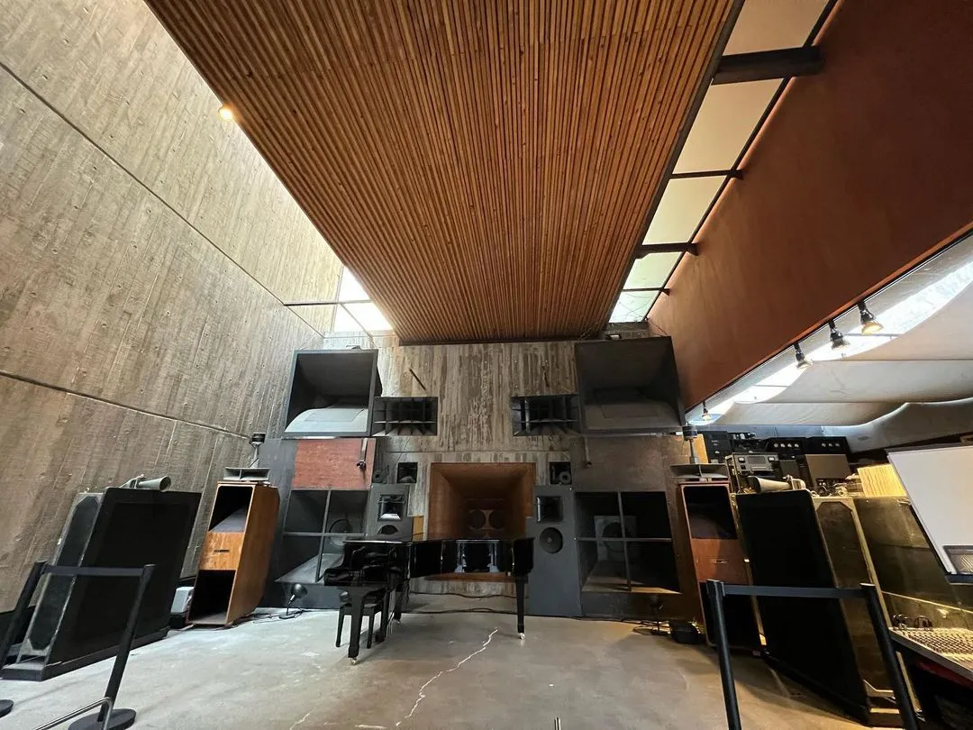 다운로드 (90).jpeg