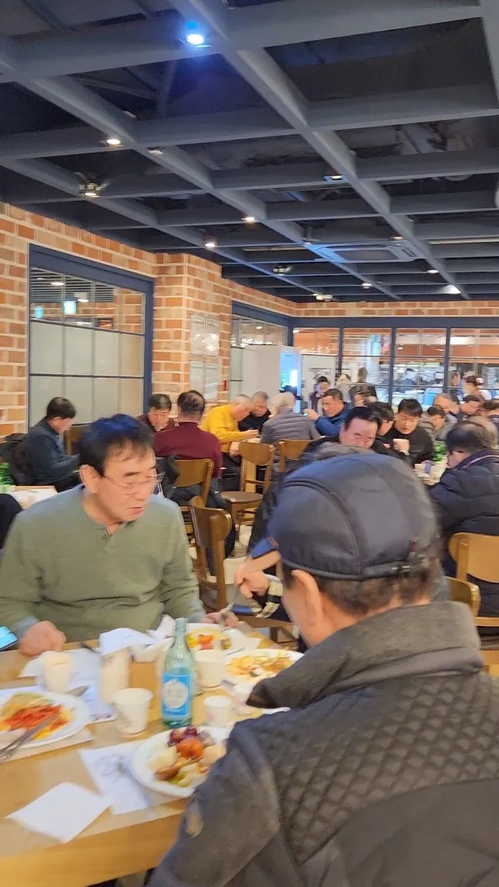 1_34eUd018svc18av0uuzqmn37_bs5d46.jpg?type=e1920_std