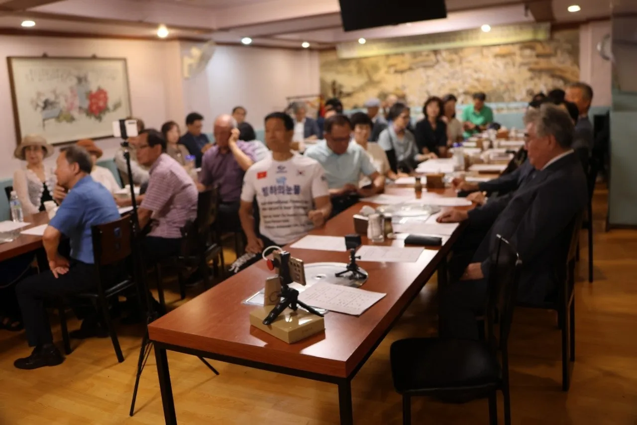 a_hh8Ud018svc1hw2x59votgle_bs5d46.jpg?type=e1920_std