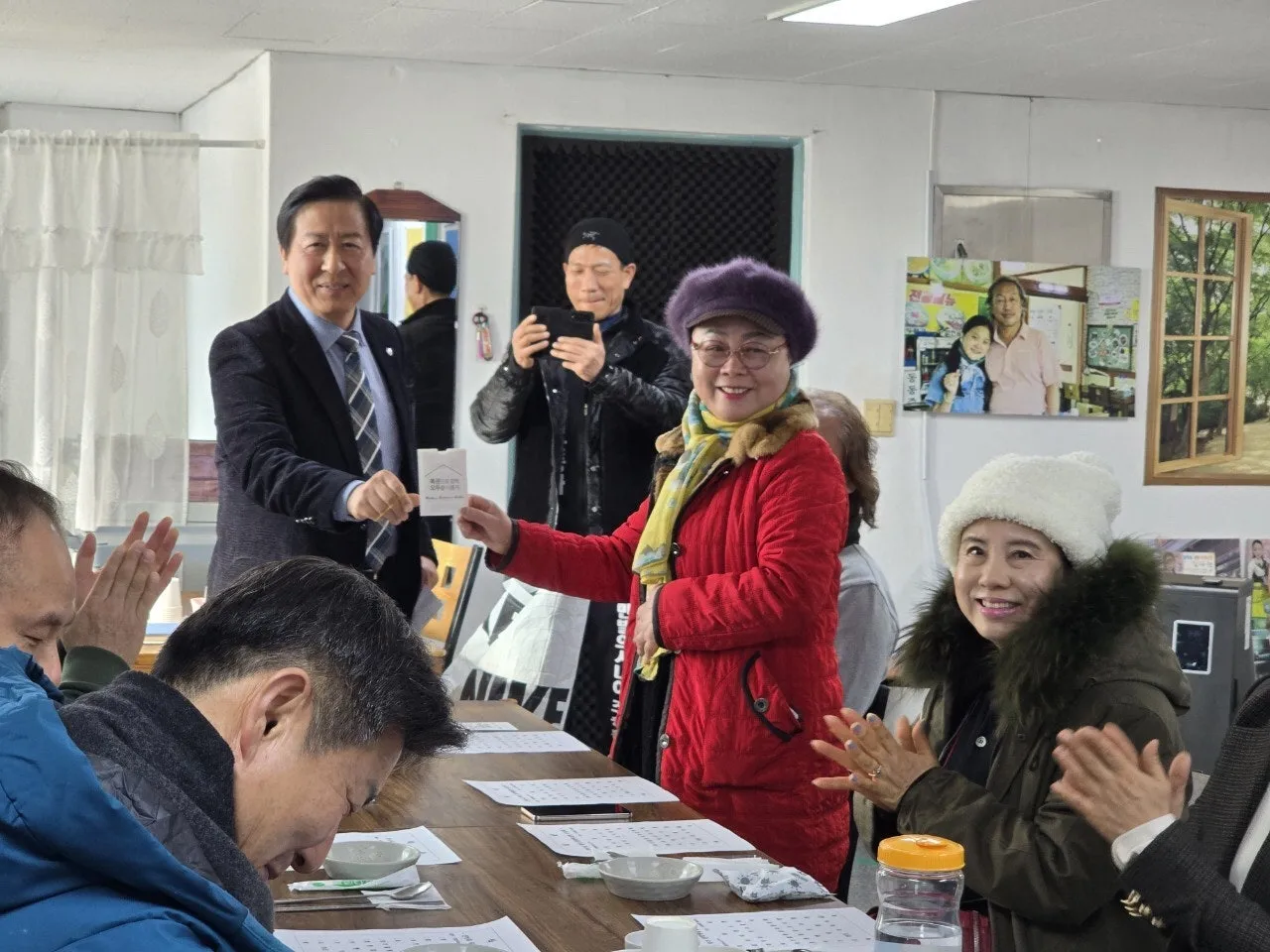 f_19aUd018svc1wqam2khqgi4u_bs5d46.jpg?type=e1920_std