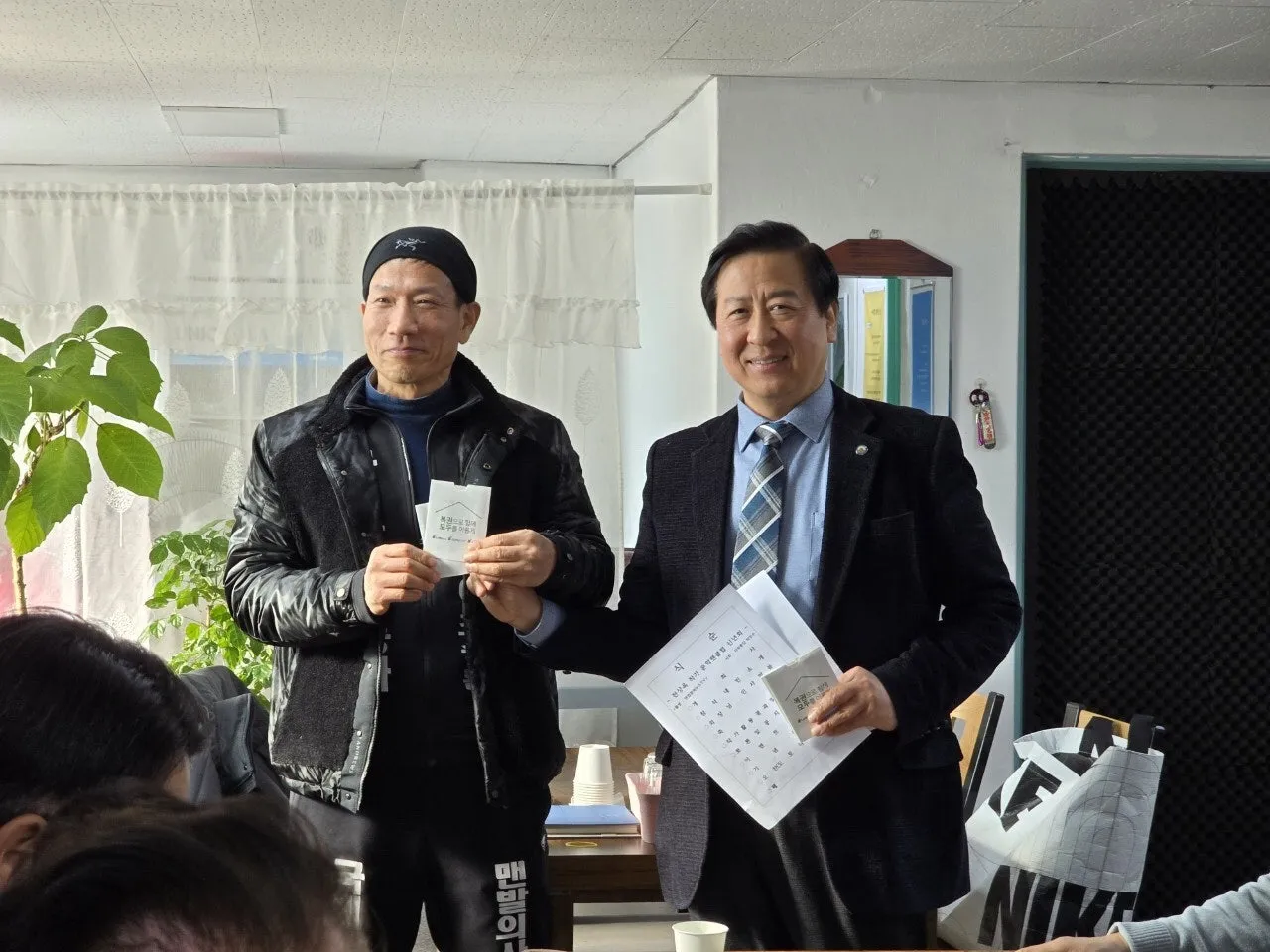 f_09aUd018svc1svn7q3klludt_bs5d46.jpg?type=e1920_std