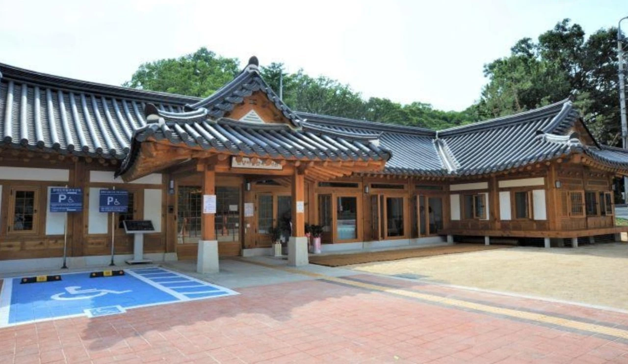 7_9e6Ud018svc17hrixgb52lar_bs5d46.jpg?type=e1920_std