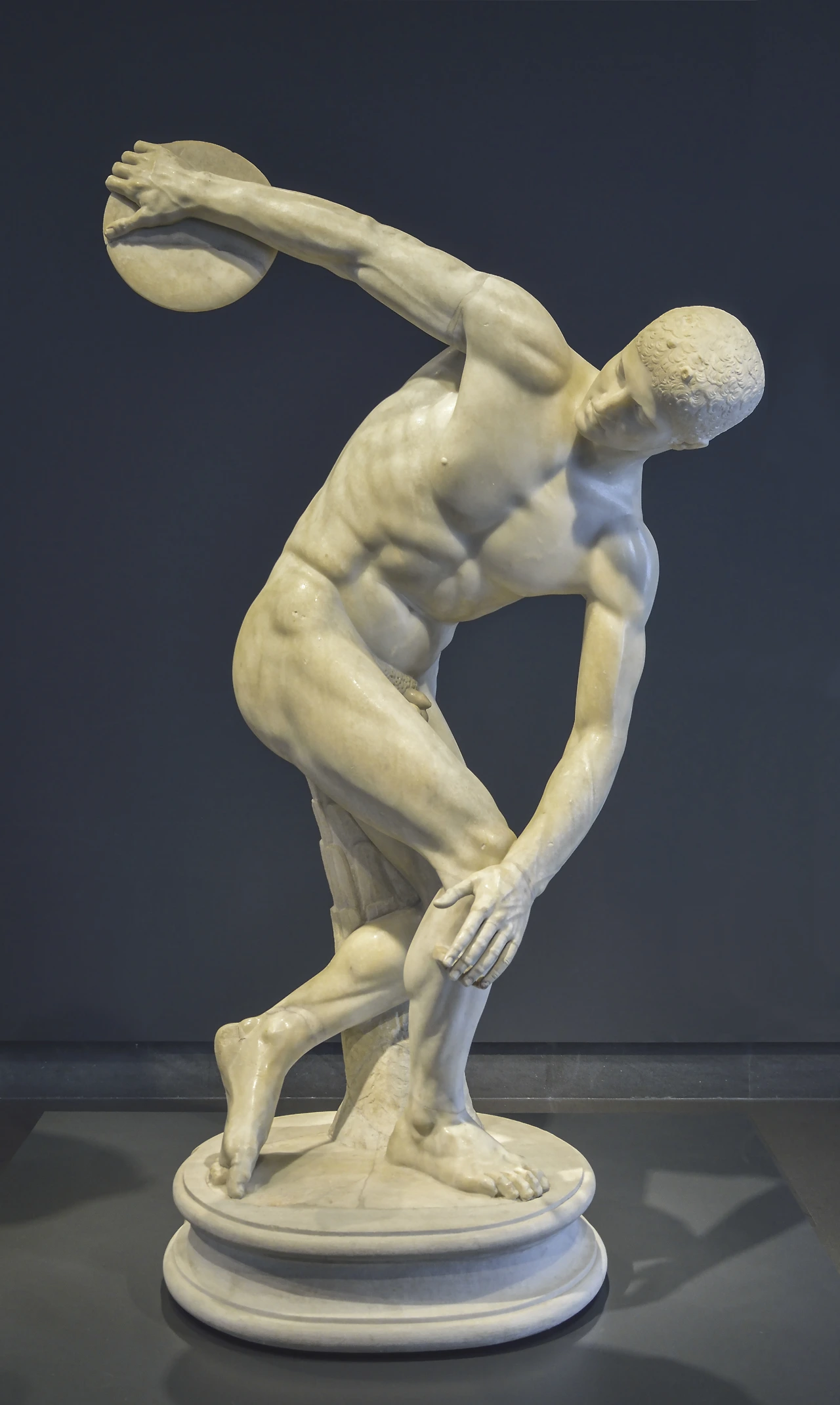 Discobolus_in_National_Roman_Museum_Palazzo_Massimo_alle_Terme.jpeg