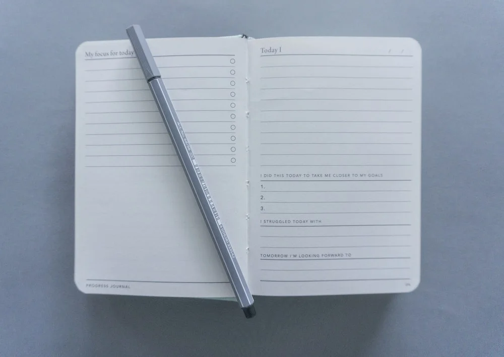 photo-1622993361017-180360aea82c?ixlib=rb-4.0.3&ixid=M3wxMjA3fDB8MHxwaG90by1wYWdlfHx8fGVufDB8fHx8fA%3D%3D&auto=format&fit=crop&w=1000&q=80