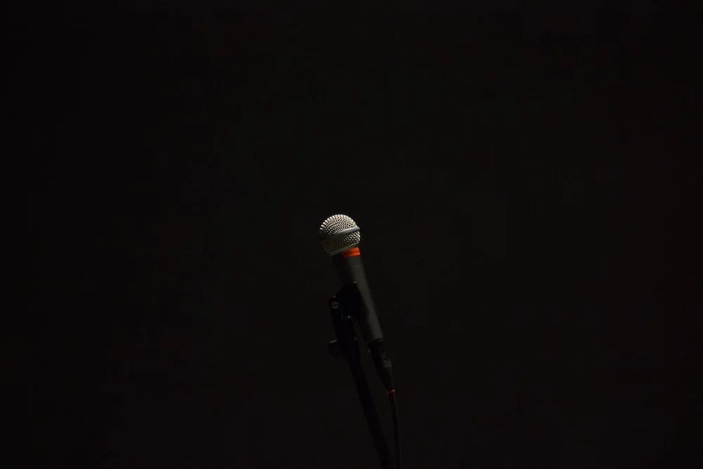 photo-1517409091671-180985f2ca15?ixlib=rb-4.0.3&ixid=M3wxMjA3fDB8MHxwaG90by1wYWdlfHx8fGVufDB8fHx8fA%3D%3D&auto=format&fit=crop&w=1000&q=80