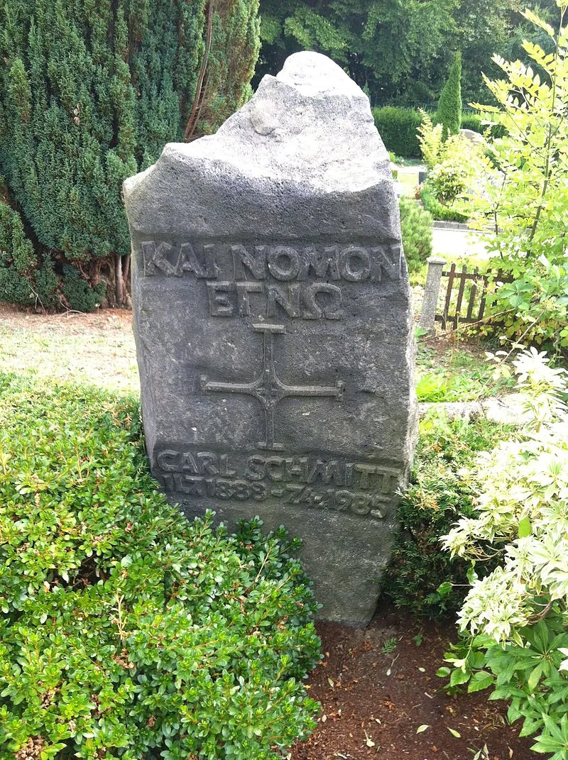 800px-Grabstein_Carl_Schmitts.jpeg