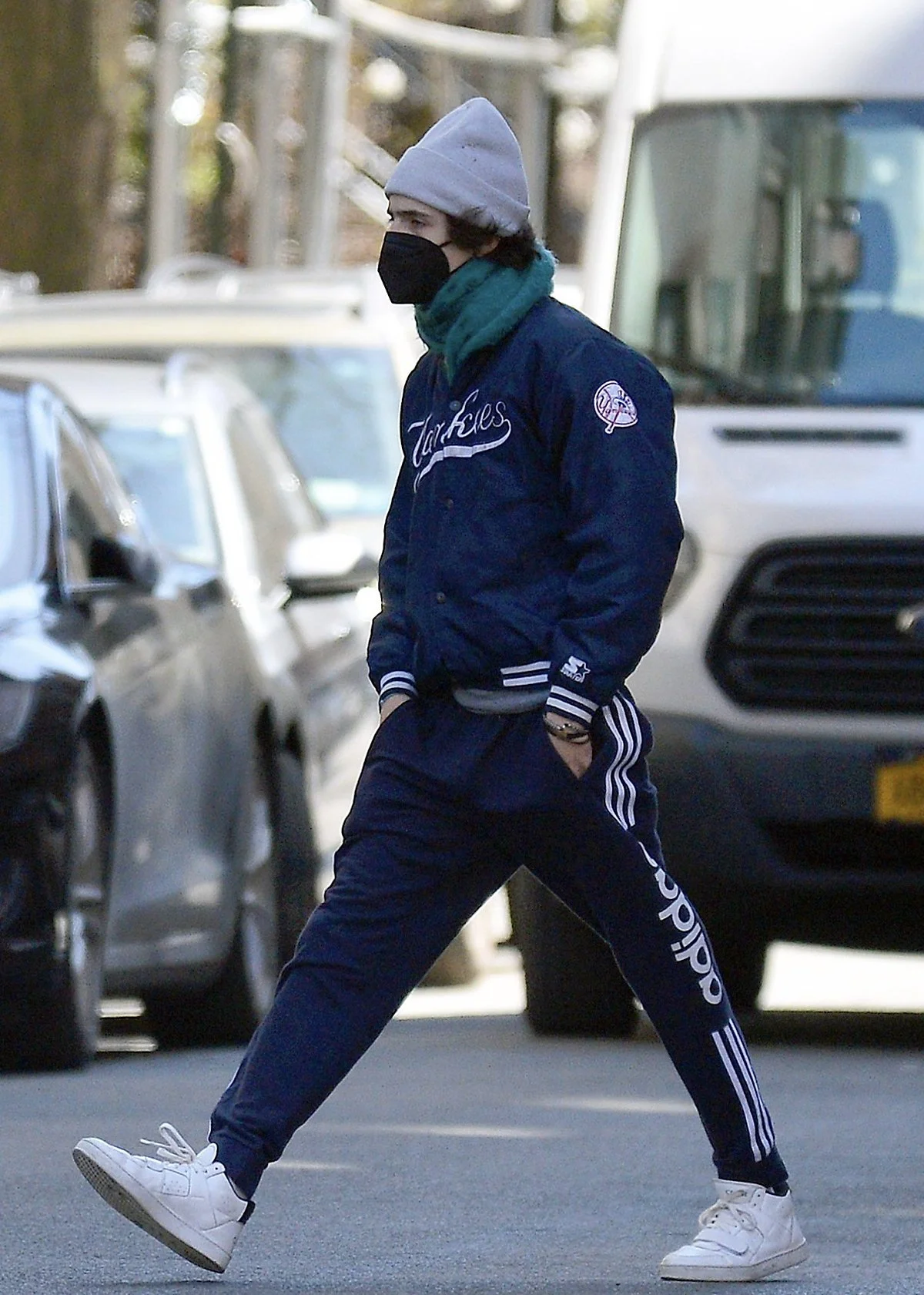 Timoth%C3%A9e_Chalamet_Updates_on_Twitter_%281%29.jpg?type=w1200