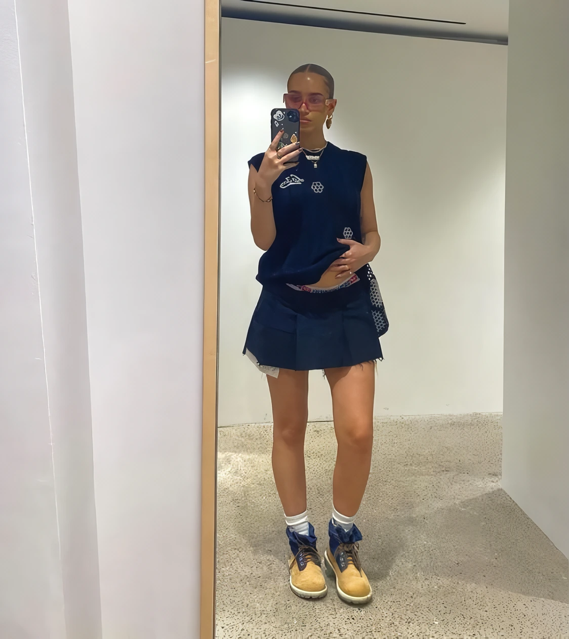 3.sleeveless_2.png?type=w1200