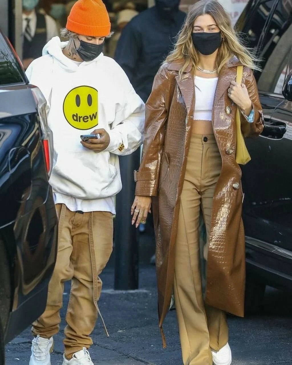 Hailey_Baldwin_e_Justin_Bieber___Candids__on_We_Heart_It.jpg?type=w1200