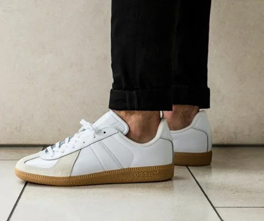 %EC%95%84%EB%94%94%EB%8B%A4%EC%8A%A4%28%EB%8F%85%EC%9D%BC%EA%B5%B0%29.jpg?type=w1200