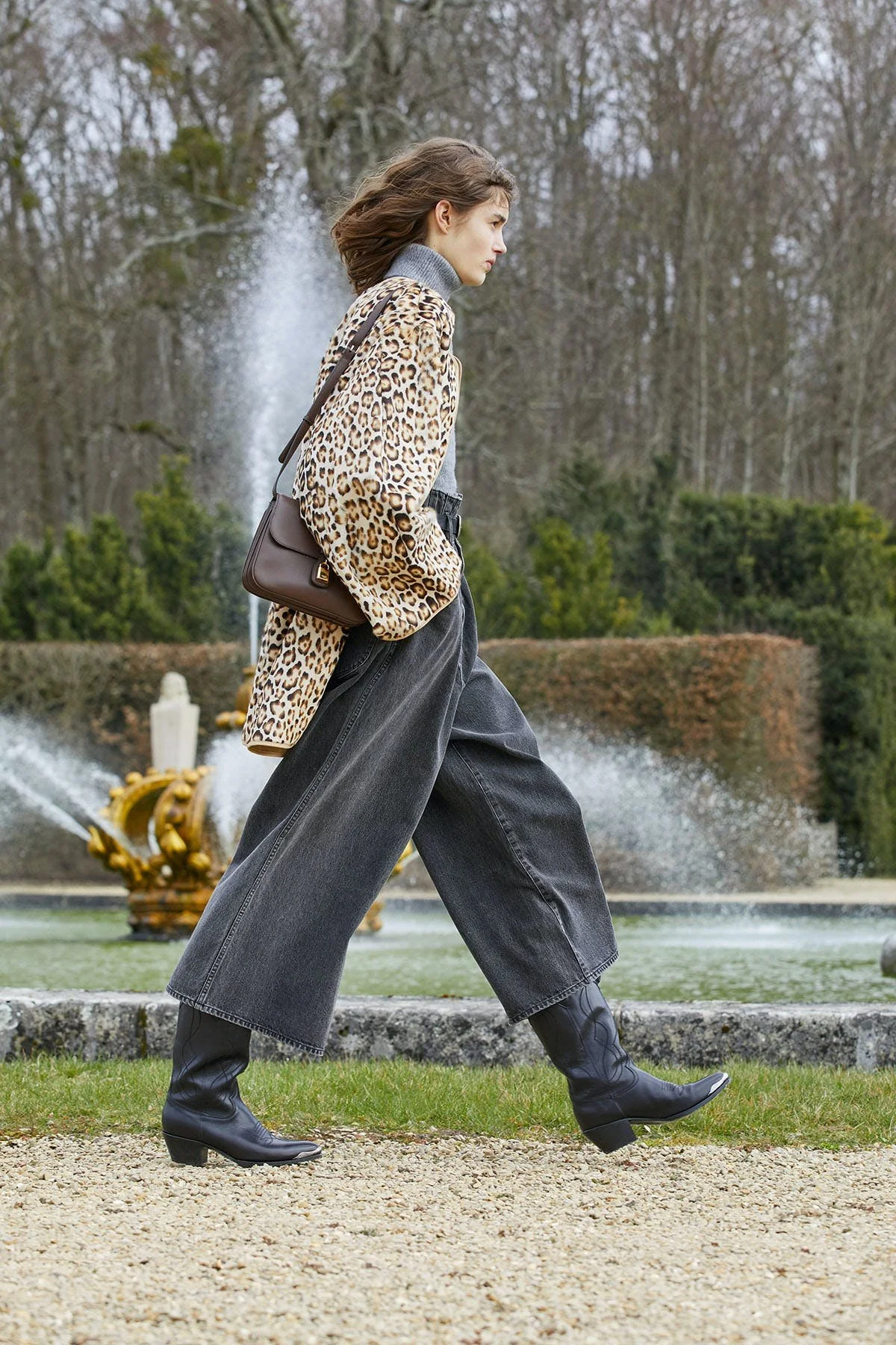 1618407557-celine-autunno-inverno-2021-immagini-sfilata-look-lofficielitalia20.jpg?type=w1200