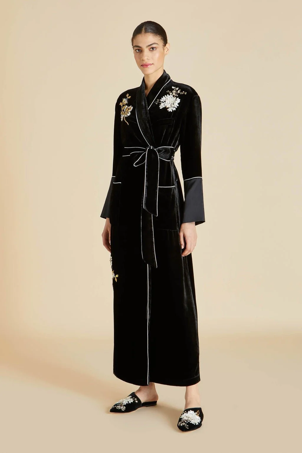 Olivia-von-Halle-Capability-Mercutio-silk-velvet-robe-black-floral-embellishment-PS2295-3_0bd7d36f-2c47-40e2-a002-e5c21249e79b_1024x.jpg?type=w1200