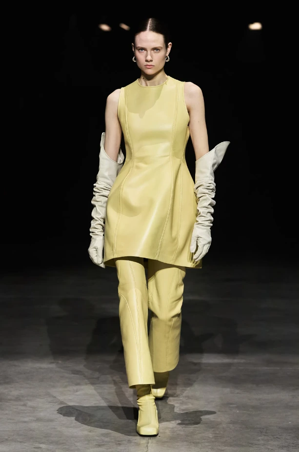 %EC%98%90%EB%A1%9C%EC%9A%B0%28%EC%A7%88%EC%83%8C%EB%8D%942%29.png?type=w1200