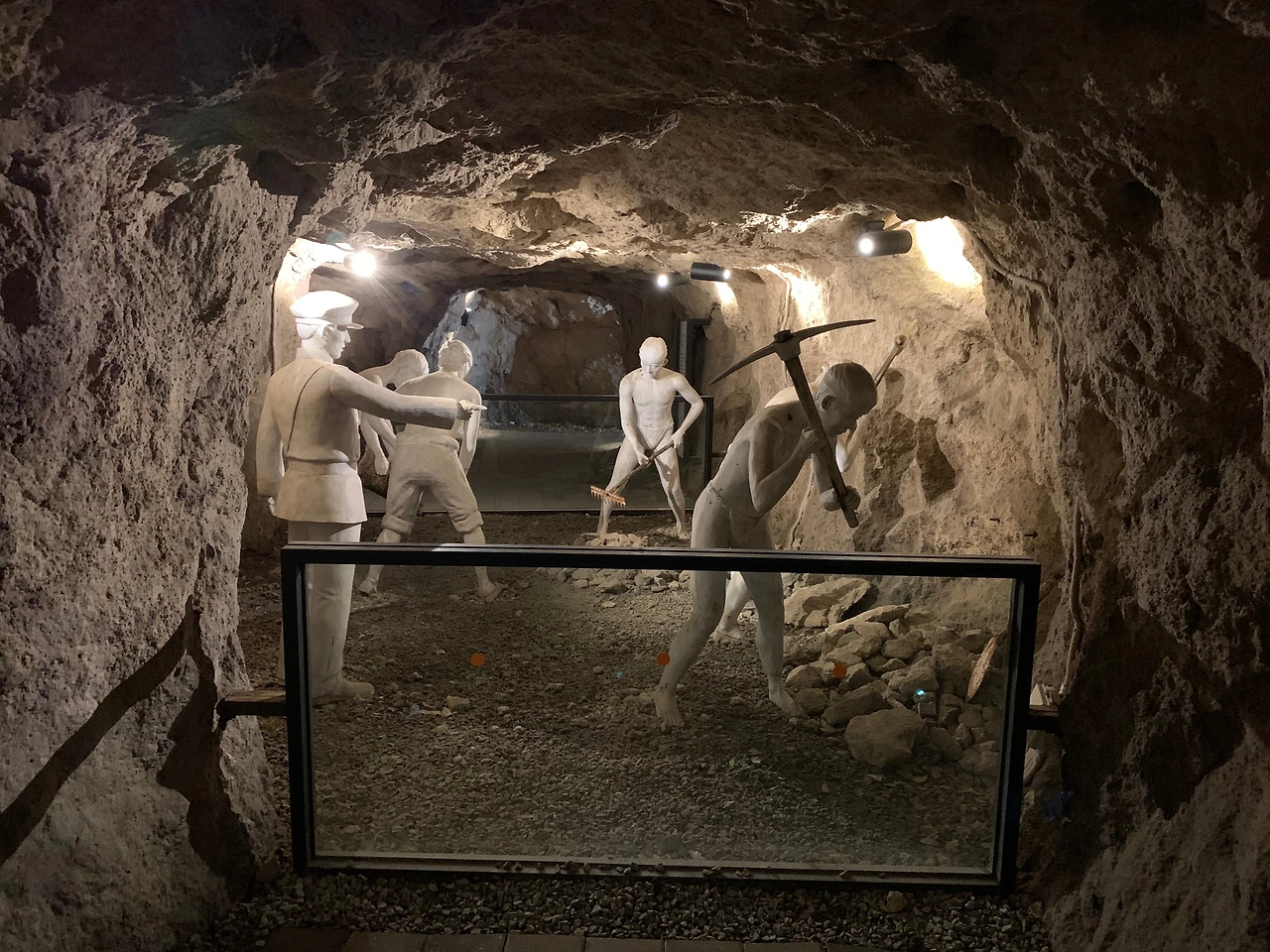 방공호 내부 모형 (1).JPG