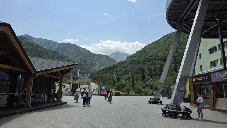 IMG_9383.JPG?type=w773