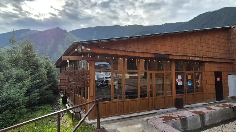 IMG_9859.JPG?type=w773