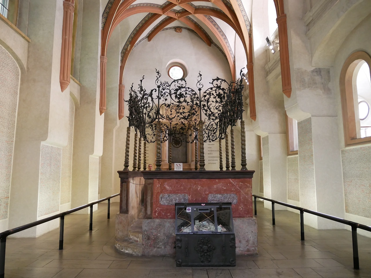 07_Prague_Jewish Museum.JPG