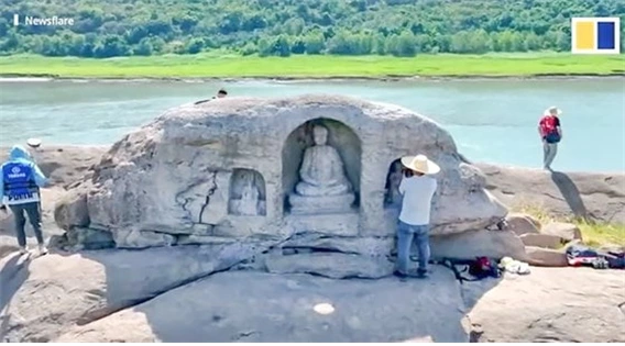 33. 양쯔강에서 발견된 불상.bmp