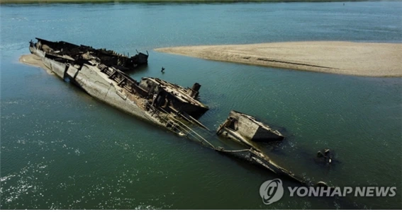 33. 다뉴브강에서 발견된 독일 군함.bmp