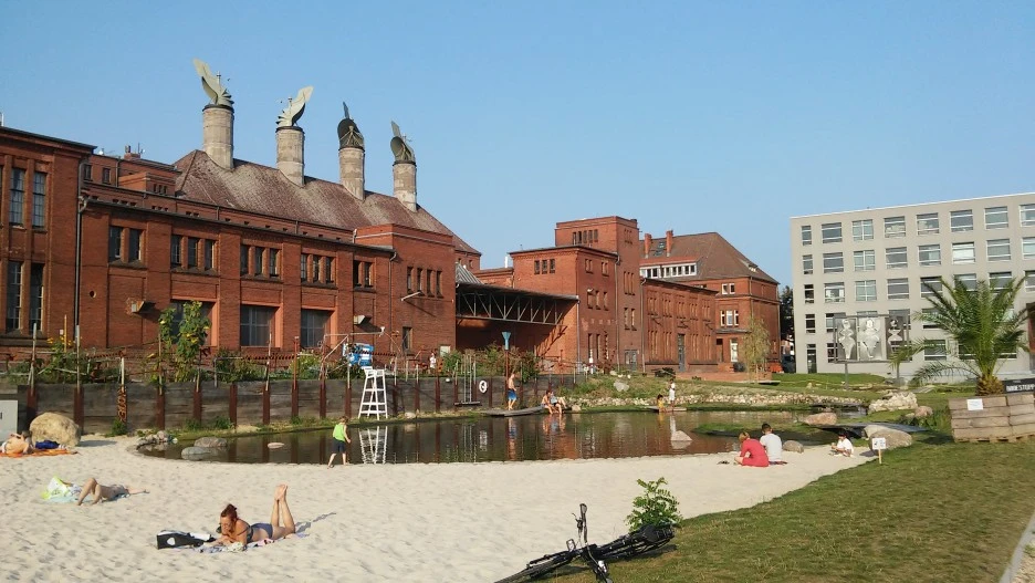 3._%EB%8F%85%EC%9D%BC_%EB%B2%A0%EB%A5%BC%EB%A6%B0_%EC%9D%BC%EC%B0%8D_%ED%87%B4%EA%B7%BC%EC%9D%84_%ED%95%98%EB%A9%B4_%EC%A2%85%EC%A2%85_%EC%B0%BE%EA%B3%A4_%ED%96%88%EB%8D%98_%EC%9E%A5%EC%86%8C_%EB%8F%84%EC%8B%AC_%EC%86%8D%EC%97%90_%ED%9C%B4%EC%8B%9D%ED%95%A0_%EC%88%98_%EC%9E%88%EB%8A%94_%ED%81%B0_%EA%B3%B5%EA%B3%B5%EA%B8%B0%EA%B0%84%EC%9D%80_%EB%AA%B8%EA%B3%BC_%EB%A7%88%EC%9D%8C%EC%97%90_%ED%81%B0_%ED%9C%B4%EC%8B%9D%EC%9D%84_%EA%B0%80%EC%A0%B8%EB%8B%A4_%EC%A4%80%EB%8B%A4.jpg?type=w1