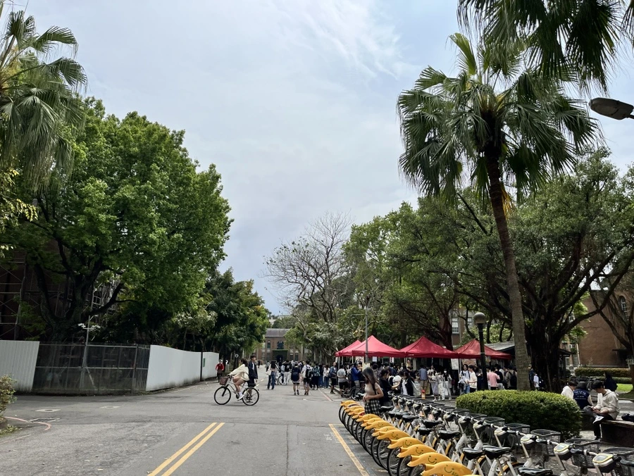 IMG_4188.JPG?type=w966