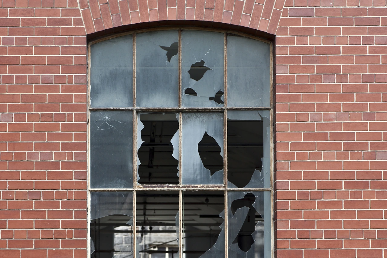brokenwindow1400.jpg?fit=1400%2C933&ssl=1