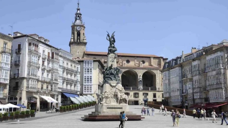 Plaza-med-1489x840.jpg?type=w773